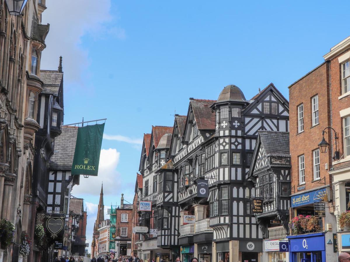 Dragon'S Den Apartment Chester Bagian luar foto